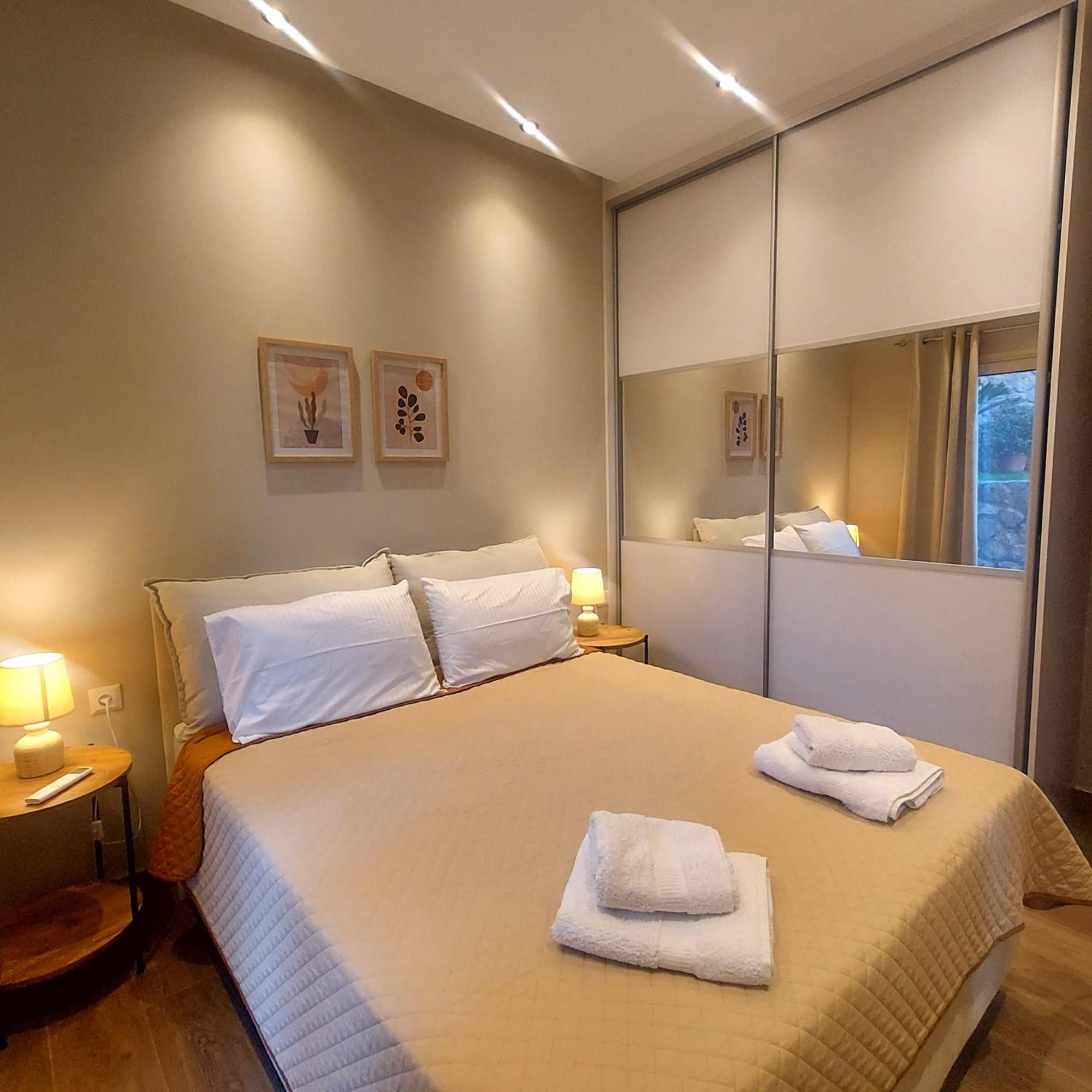 Adelinas' Apartment Аргостолион Екстериор снимка