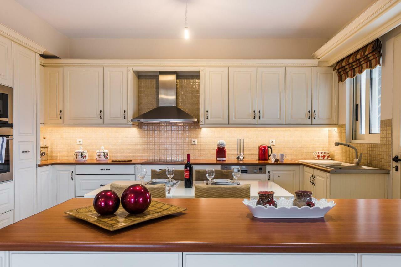Adelinas' Apartment Аргостолион Екстериор снимка